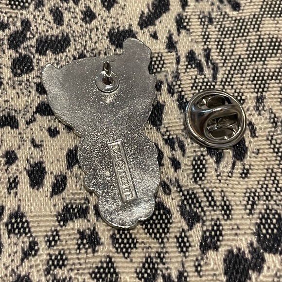 Vintage 1993 Warner Brothers Porky Pig Lapel Pin - Picture 3 of 6